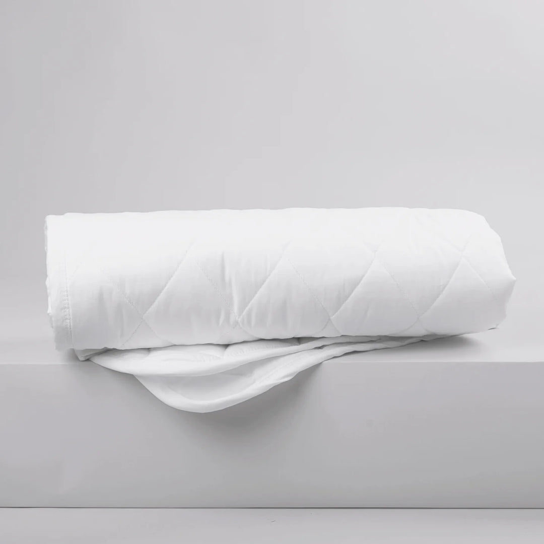 Mattress Protector with Elastic Straps