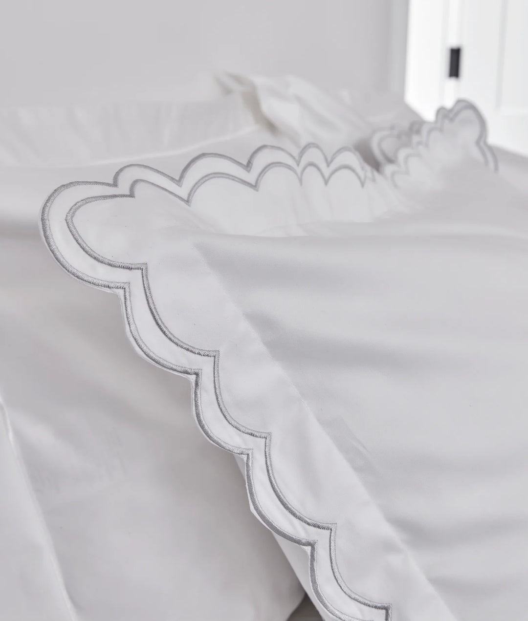 CHRISTY Scallop Edge Oxford Pillowcase Pair Silver